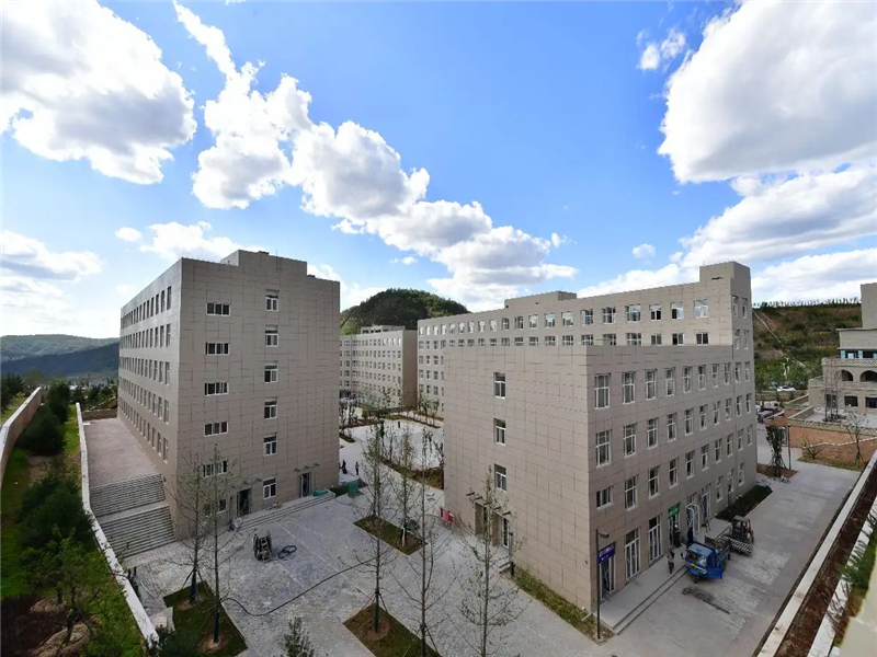 插絲巖棉板-延安大學(xué)新校區(qū)